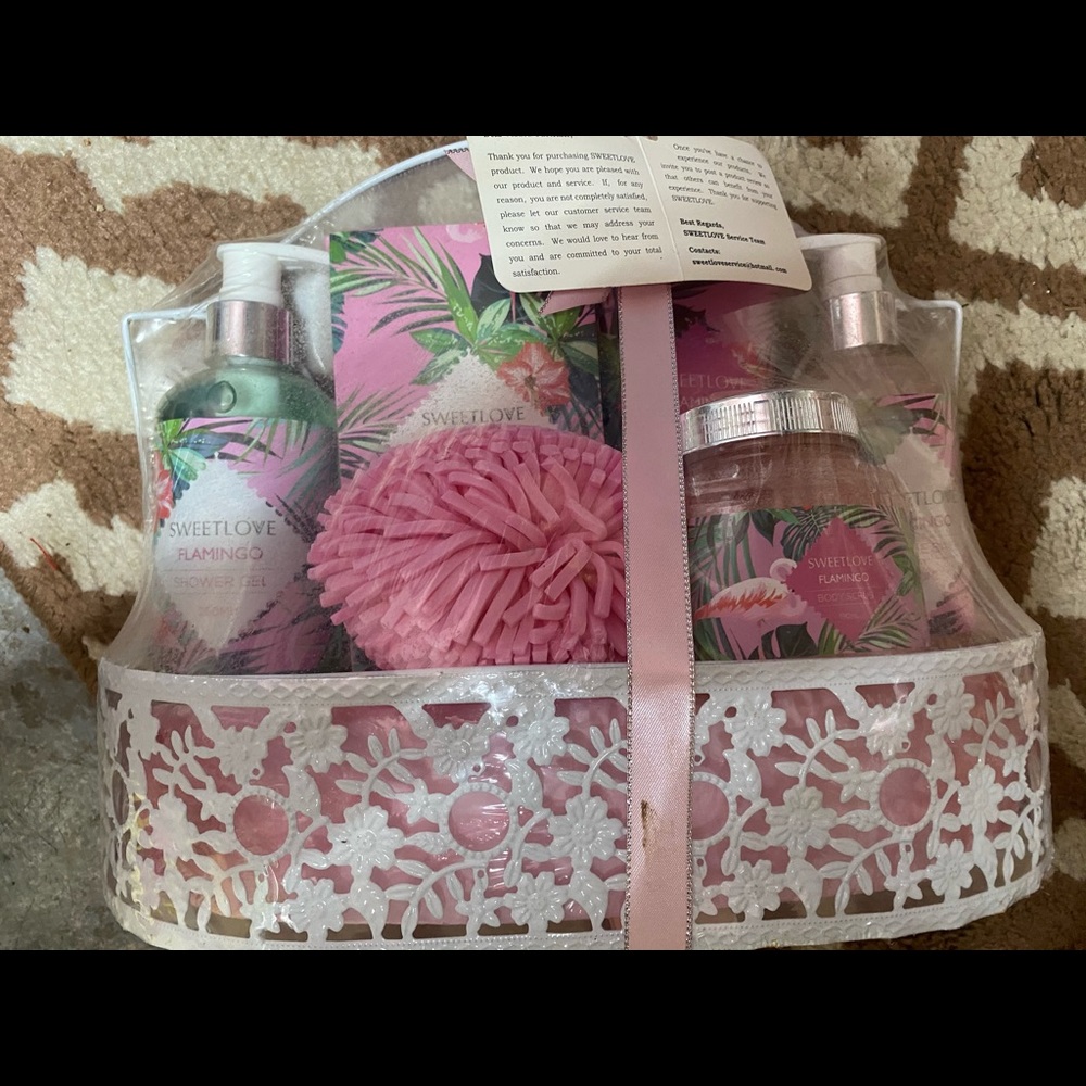 NWT bath set